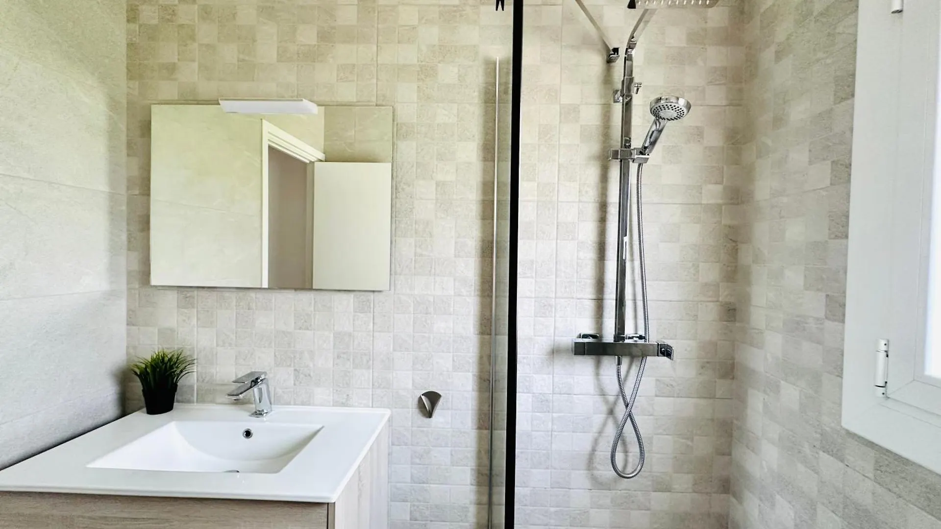 Global Immo 3387 Corsario Apartman Roses